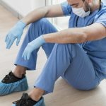 В Русия искат да премахнат покривалата за обувки в медицинските заведения. Какво не е наред с тях v-rusiya-iskat-da-premahnat-pokrivalata-za-obuvki-v-meditsinskite.jpg