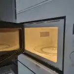 Как да накарате микровълновата печка да се измие сама за пет минути: експлозия от пара на чистота kak-da-nakarate-mikrovalnovata-pechka-da-se-izmie-sama-za.jpg