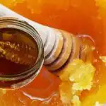 Как да разтопим меда за няколко минути: прост трик, за който знаят само няколко души Как да разтопим меда за няколко минути: прост трик, за