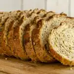 Какво се случва с организма, ако ядете пълнозърнест хляб: обяснението